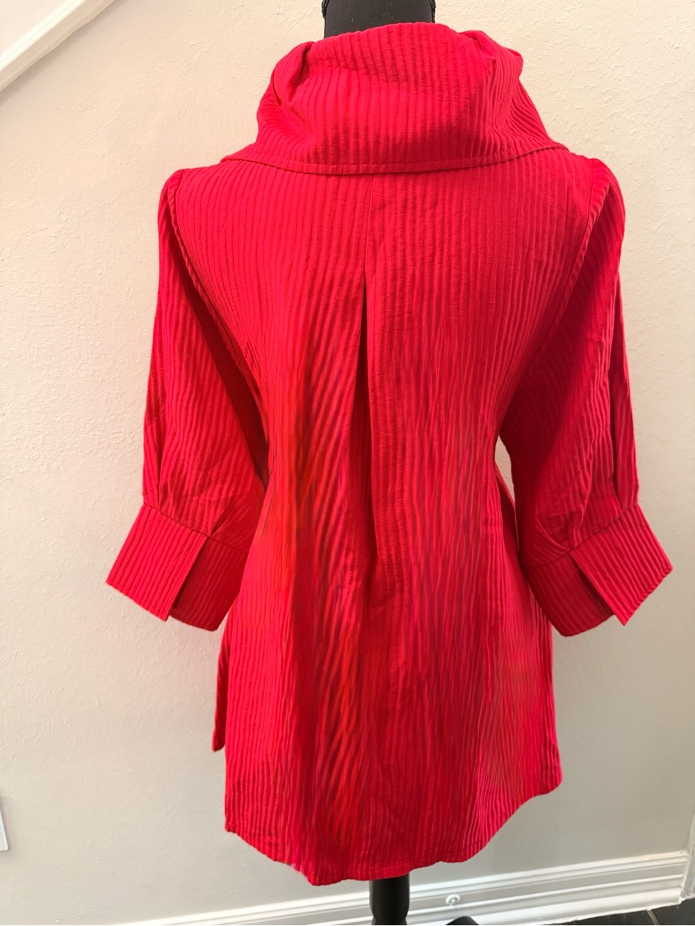 Women’s Red Ribbed Button-Front Coat - Picture 2 of 3